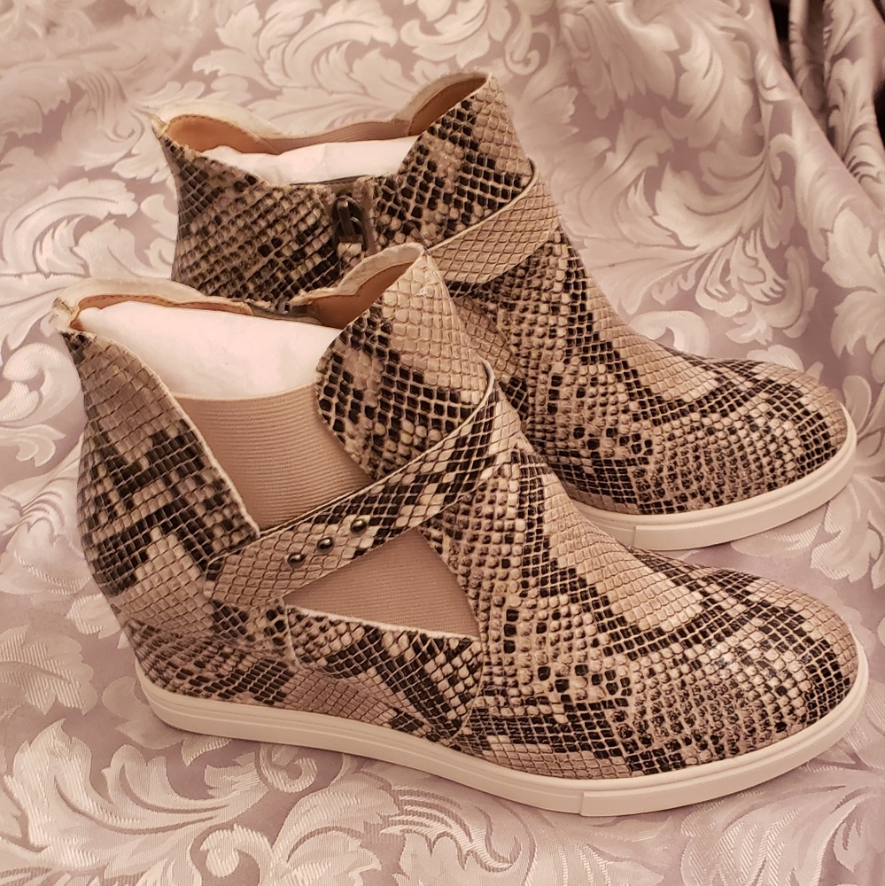Linea Paolo Freshton High Top Wedge Sneaker Booties